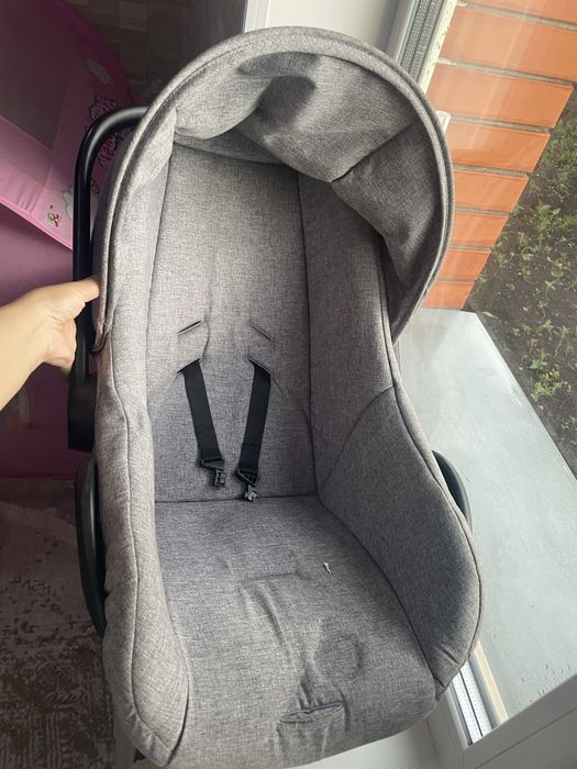 Продаю детское автокресло люльку