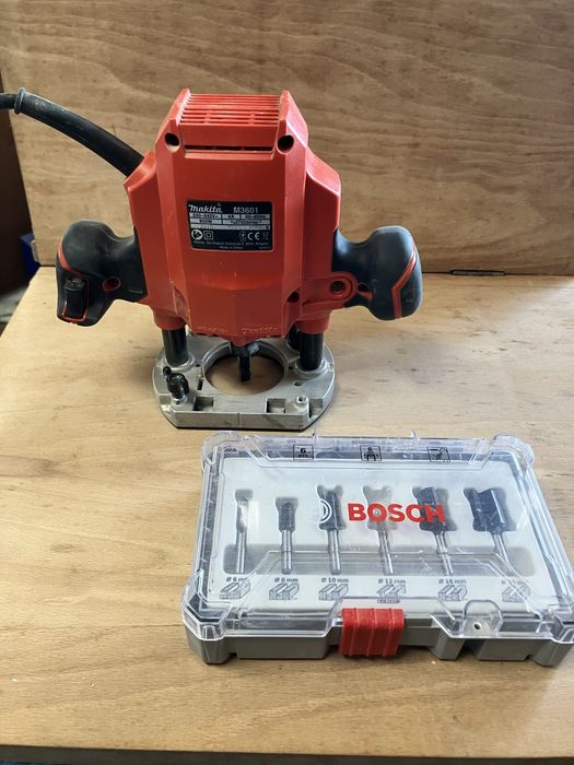 Aparat de frezat Makita M3601 cu set freze Bosch
