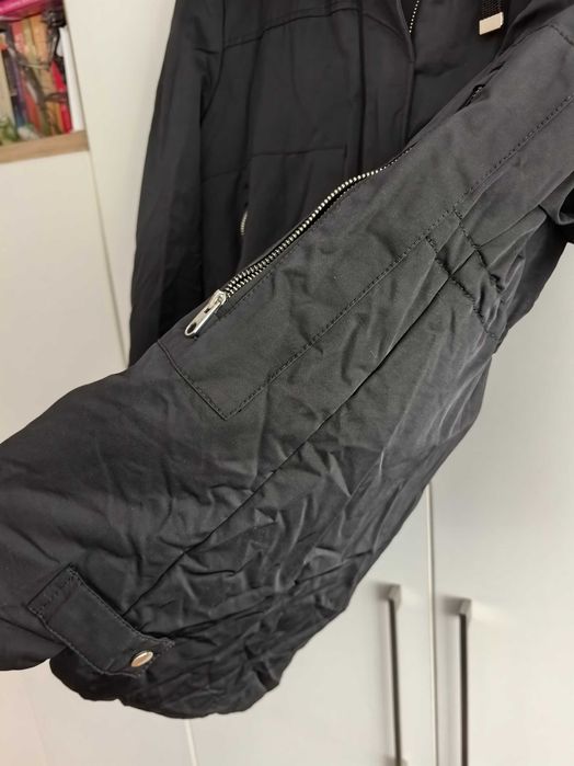 Geaca/ jacheta iarna, Zara, calduroasa si impermeabila