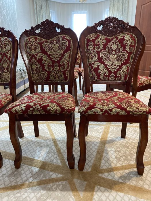 прадается стулья и горка