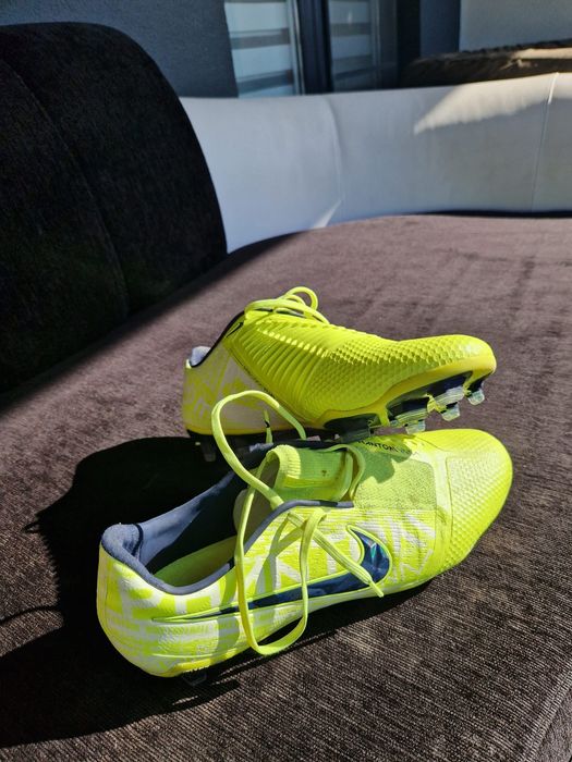 Ghete fotbal Nike număr 43