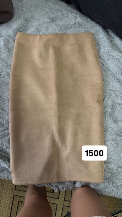 Одежда летняя и классические юбки