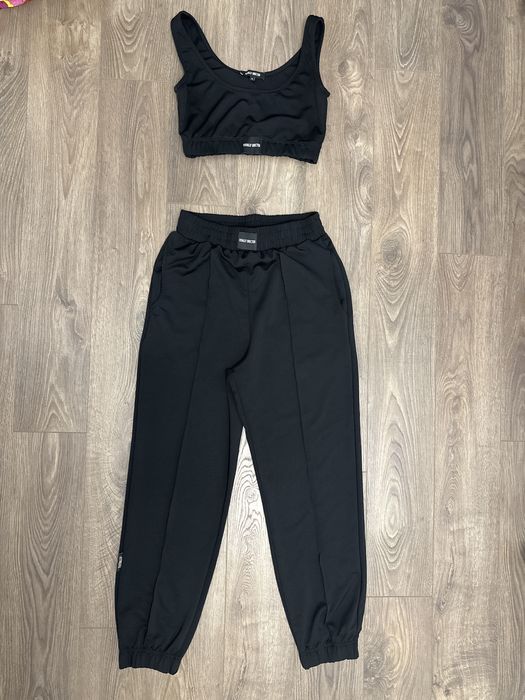 Спортно- елегантен комплект/ сет Totally Erected