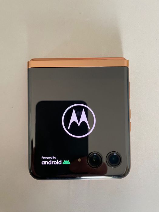 Motorola Razr 40 Ultra (Като нов)