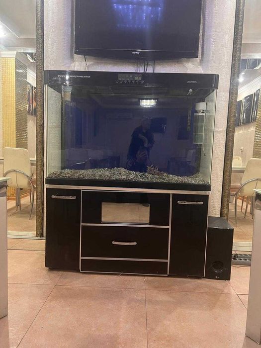 Продам аквариум с тумбой