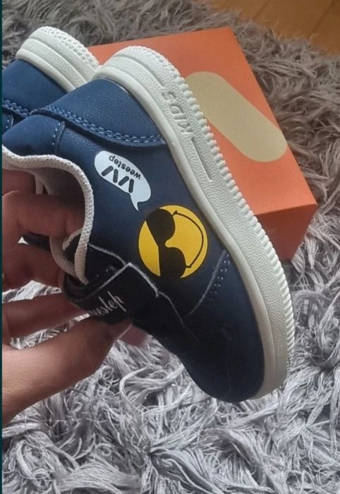 Adidași noi mărimea 22