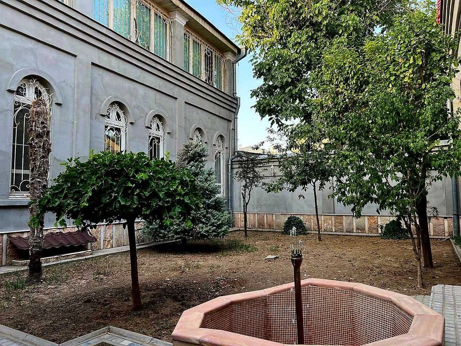 2 дома на Ивлева. 5.5 сот. Продажа участка