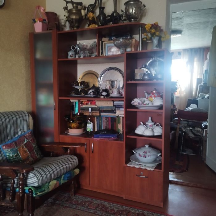 Сервант небольшой