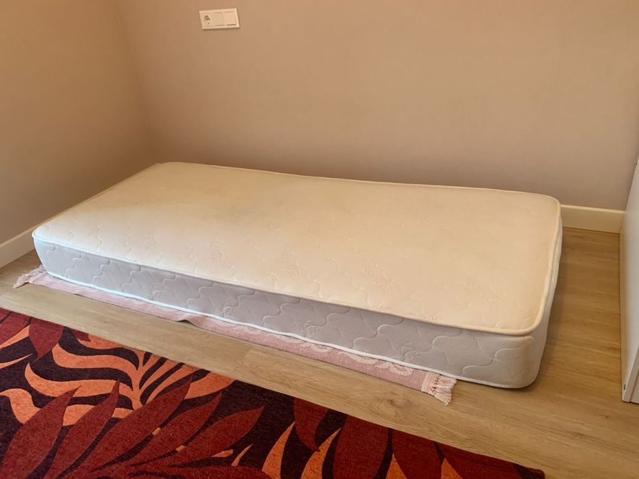 Продам матрас 90×200