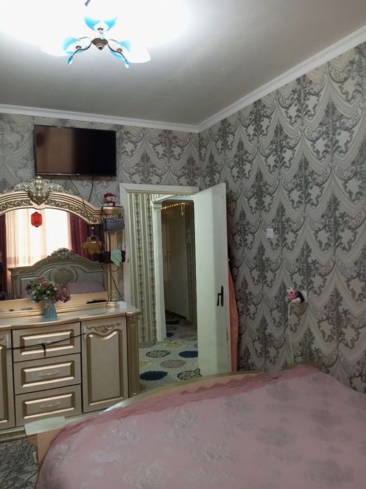 Продам 3-комнатный квартиру с мебелями.