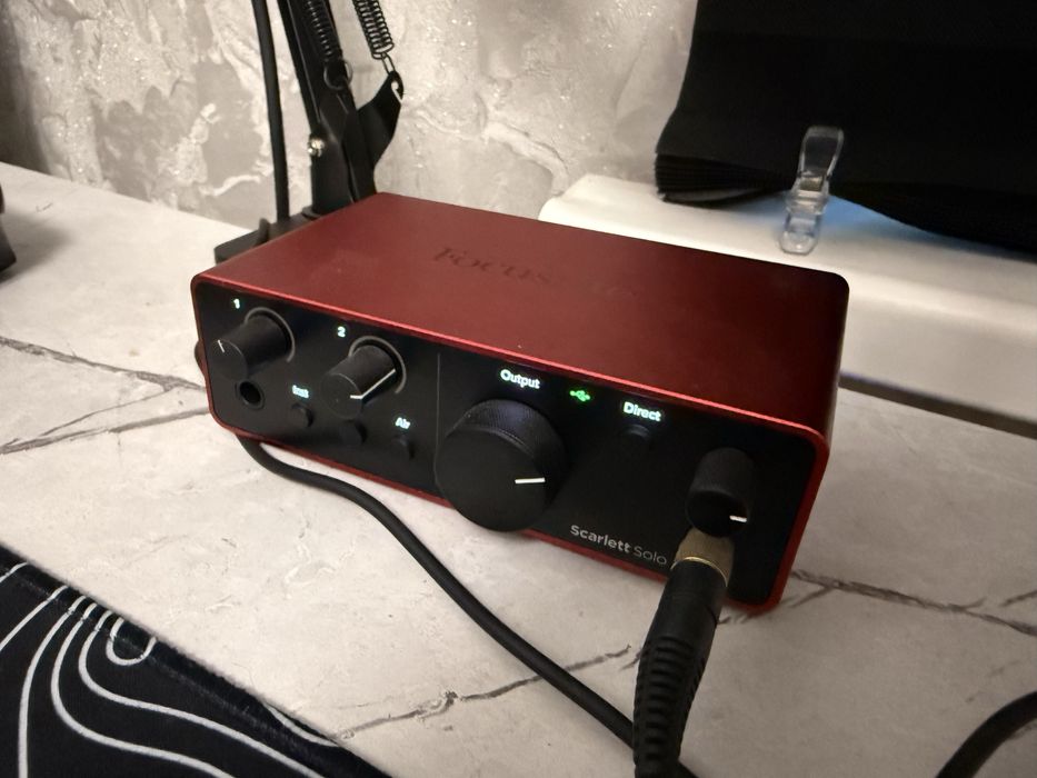 Аудиокарта, аудиоинтерфейс focusrite scarlett solo studio 4th gen
