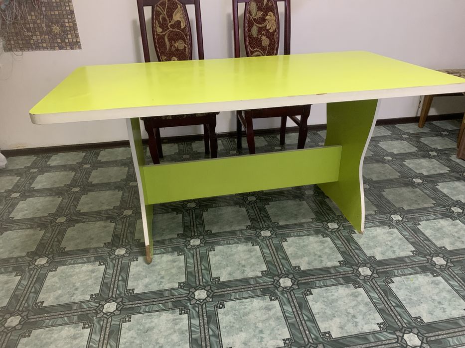 Продам стол