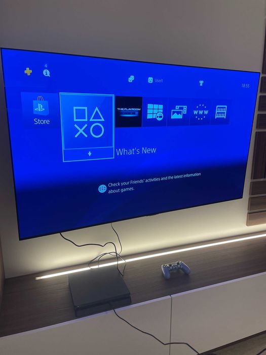 PS4 Slim 1TB + 2 джойстика + игри - отлично състояние