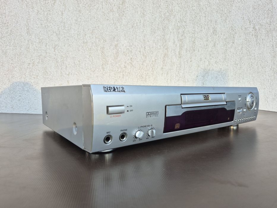 Vand DVD  marca RED STAR model NO.230,CLASS I LASER PRODUCT,made in Slovakia 
Compact disc Digital VCEC


-