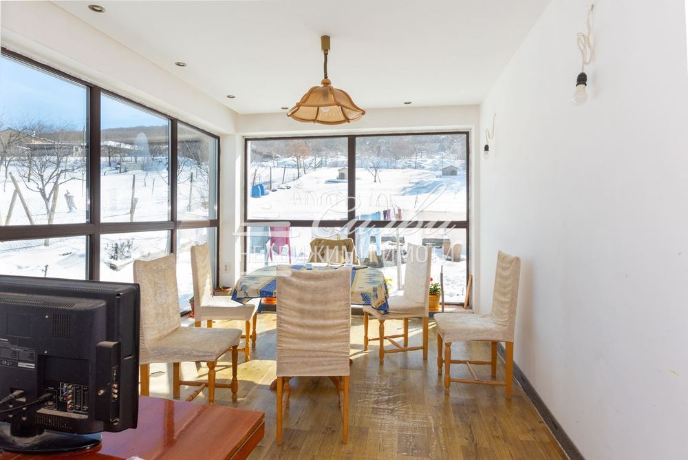 Продава се Къща в с. Лозево, Област Шумен - 252 кв.м за 547 €/кв.м - Снимка #2