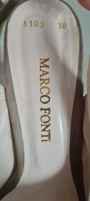 Босоножки на высоком каблуке