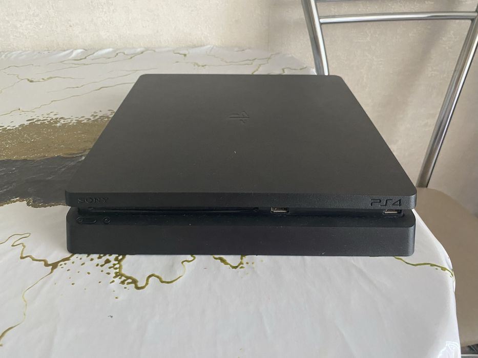 Продам ps4 Slim 500gb