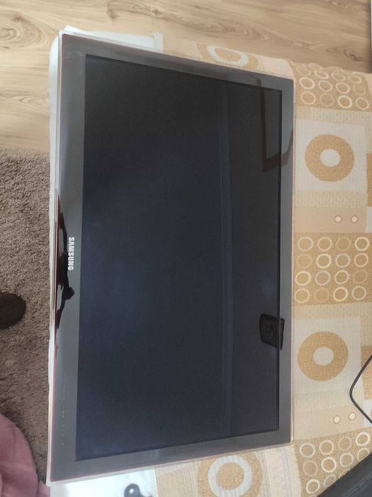 Телевизор Samsung UE375000QWXX