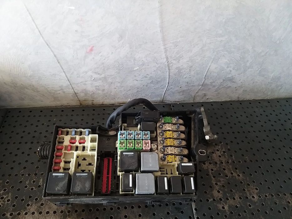 Panou sigurante borna baterie 2.0 tdci ford kuga 1 9m5t14a067ca 5b0w80107 av4114k733