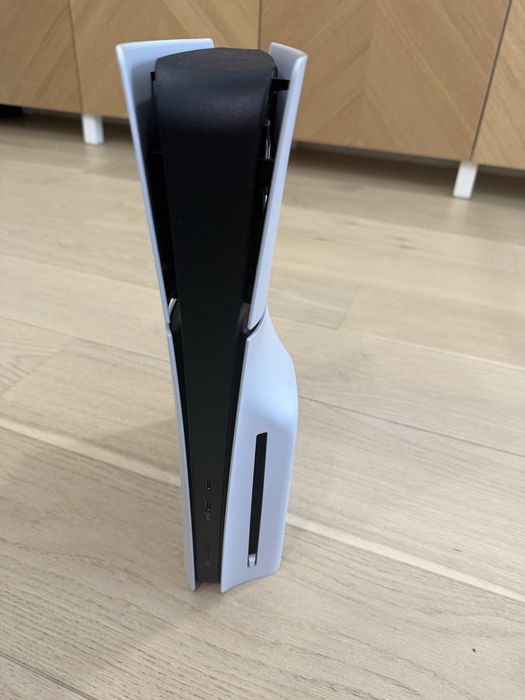 Consolă Sony PlayStation 5 (PS5) Slim Disc Edition 1TB (Model CFI-2116) – GARANTIE EMAG SEP 2028