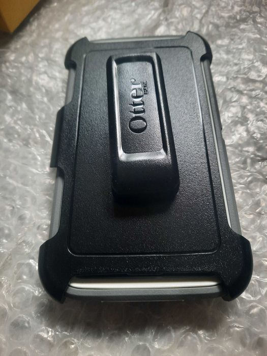 Дефендер Otterbox за Samsung S6. Перфектната защита, която можеш да купиш.