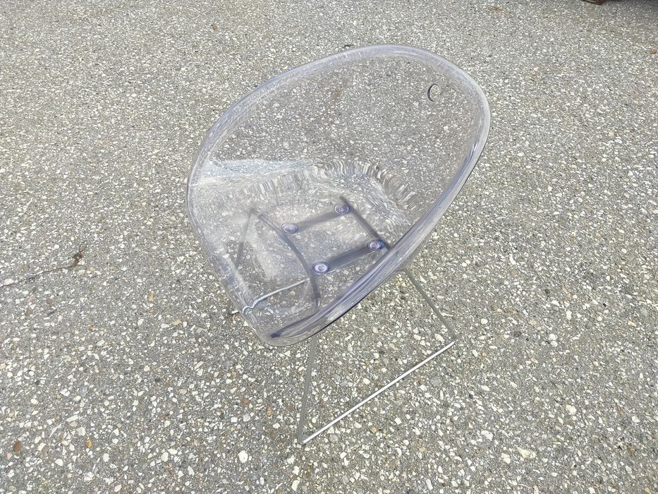 Стол прозрачен пластмасов