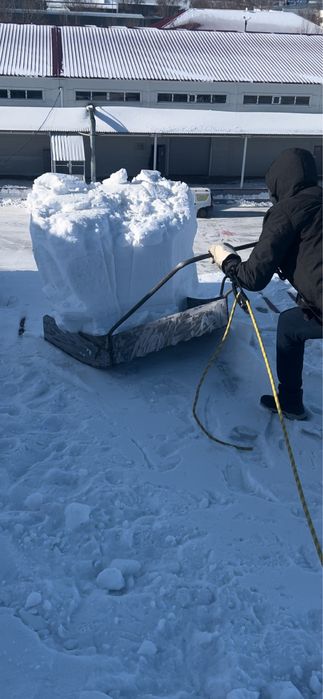 чистка снега с крыш