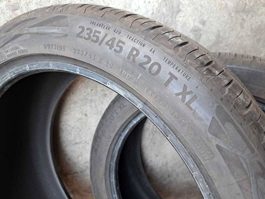 * 4 anvelope 235/45 R20 Continental