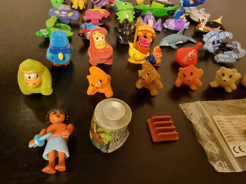 Lot colectie 33 figurine Kinder, MPG, Mattel si altele