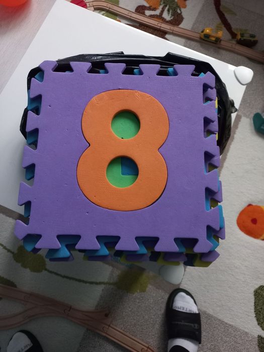 Детски пъзел за под с цифри и букви