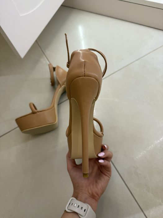 Налични дамски сандали на висок ток 37 номер