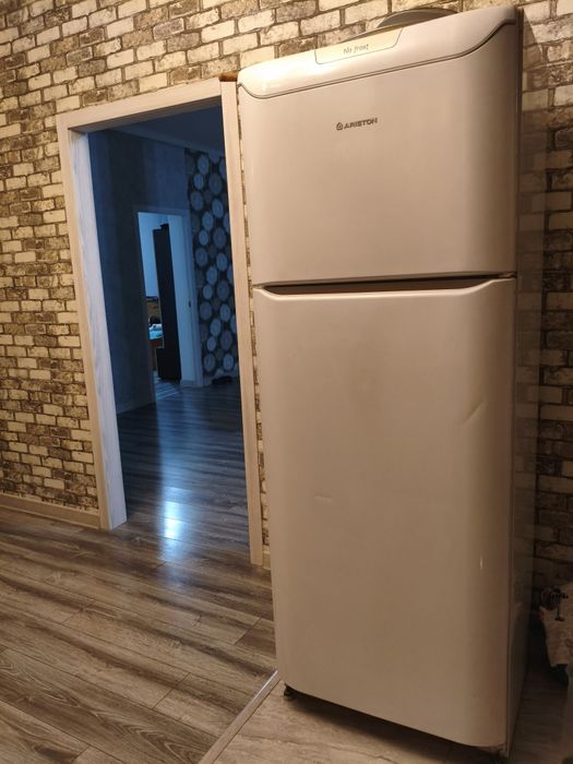 Продам холодильник