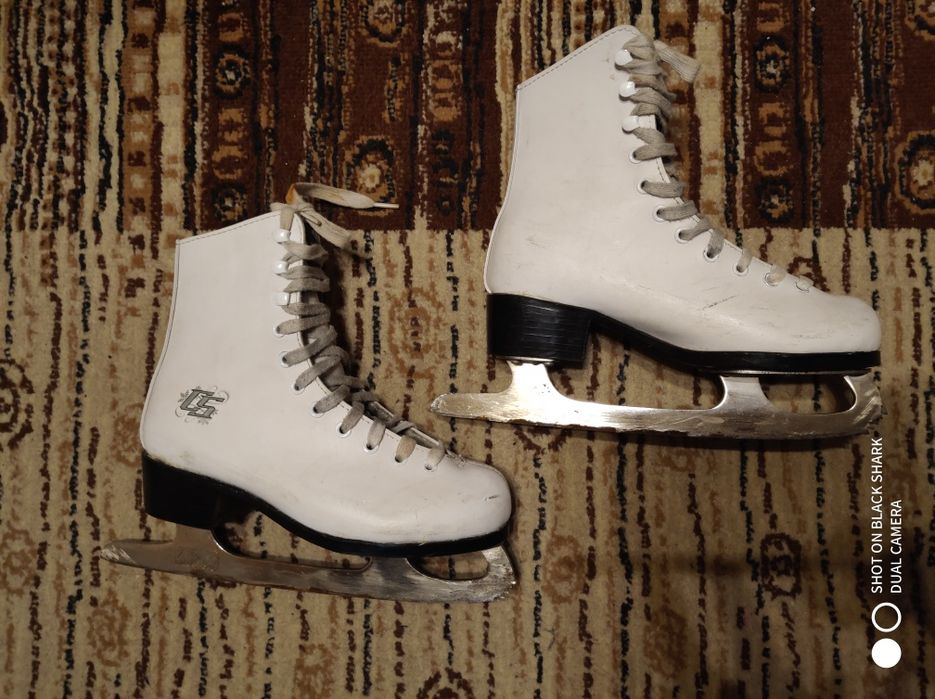 Коньки для девочки 33 размер фирма CS