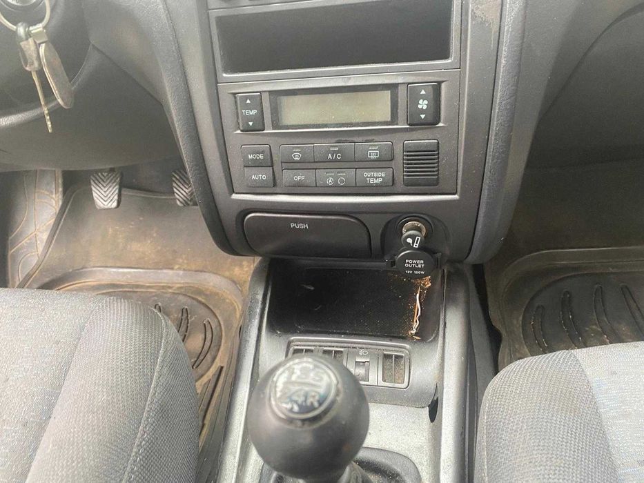 dezmembrez hyundai elantra 2006/bara fata hyundai elantra/faruri