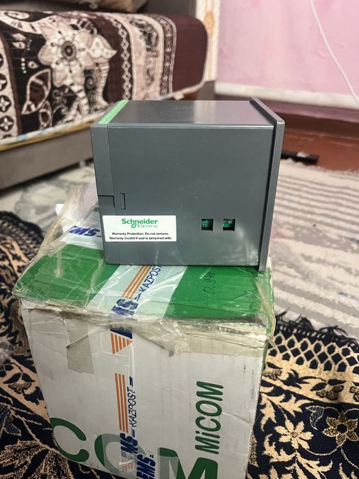 MiCOM P211 от Schneider Electric.