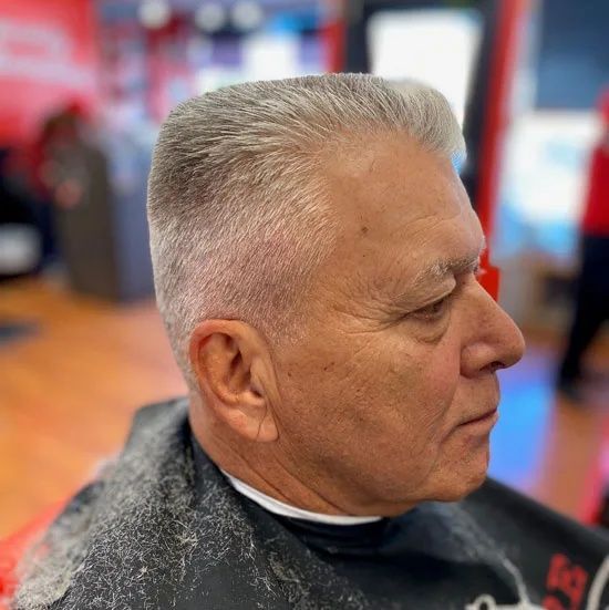 Tund la domiciliu Seniori Persoane nedeplasabile Bolnave  Batrani Doamne Copii Frizerie mobila Grooming