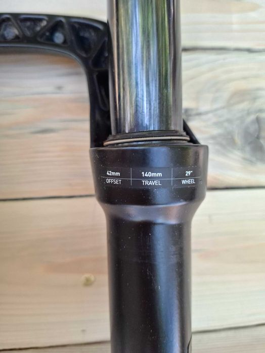 Vând furcă Rockshox Recon Silver RL 140cm cu tot cu thru axle