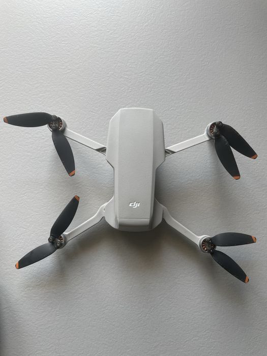 DJI Mini 2 SE Fly more combo, cu sub 3 ore de functionare