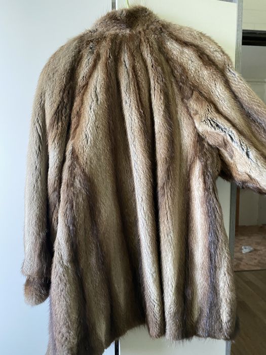 Haina din  blana naturala de nurca