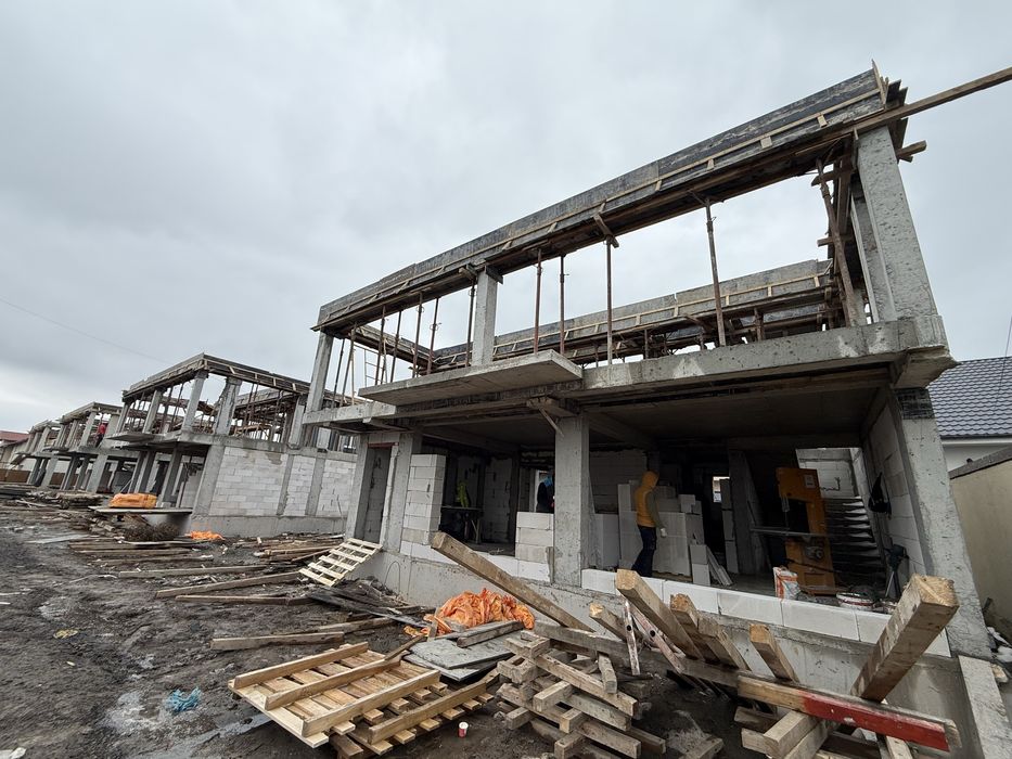 Casă individuală P+ETAJ+Pod Valu lui Traian, 265 mp teren • 2 parcări