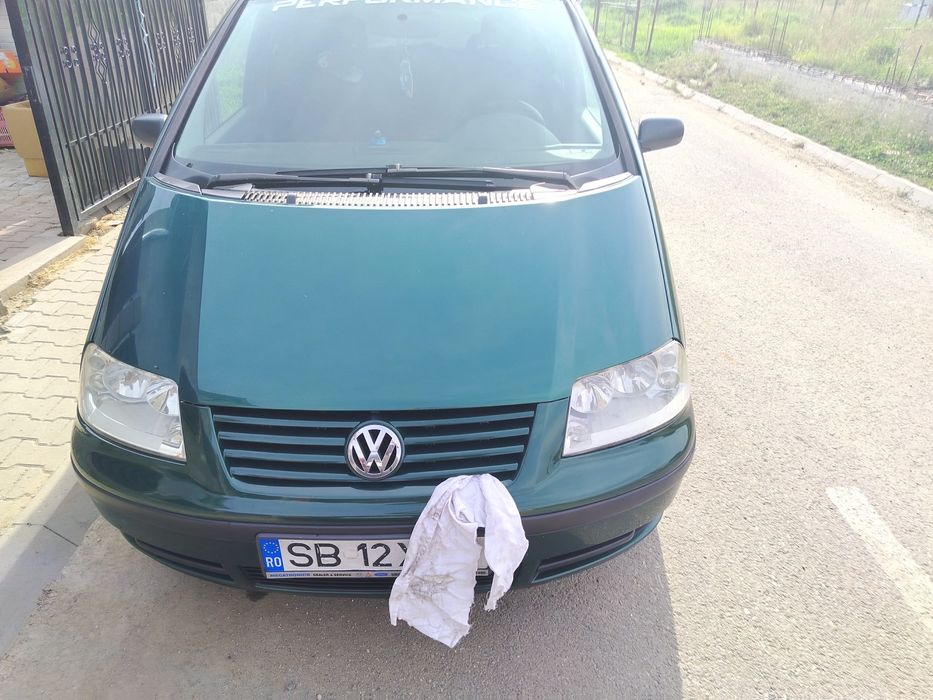 Sharan 2 la preț de 1