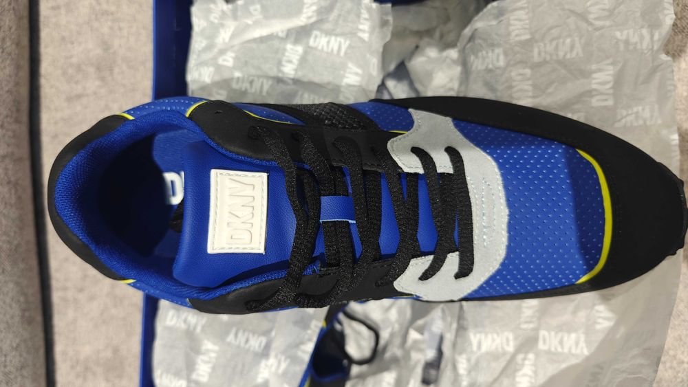 Мужские кроссовки премиального американского бренда DKNY