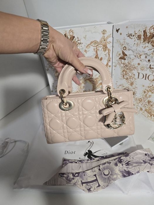 Налична чанта Dior D-Joy Powder Pink