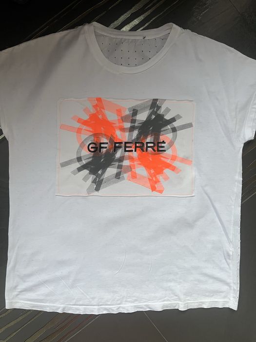 Тениска Ferre в страхотни цветове