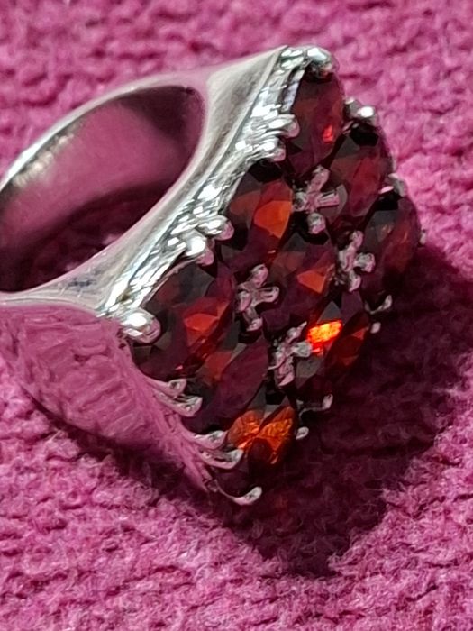 Inele masive din argint cu granat