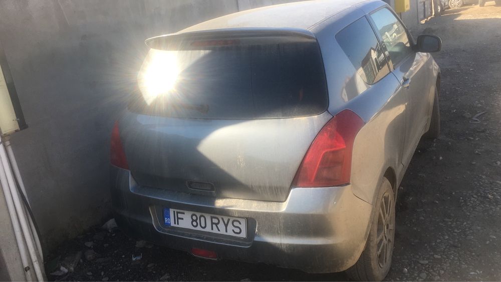 Dezmembrez suzuki swift 1.3