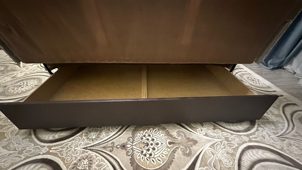 Диван в хорошем состоянии