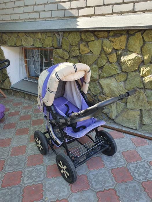 Удобная детская коляска