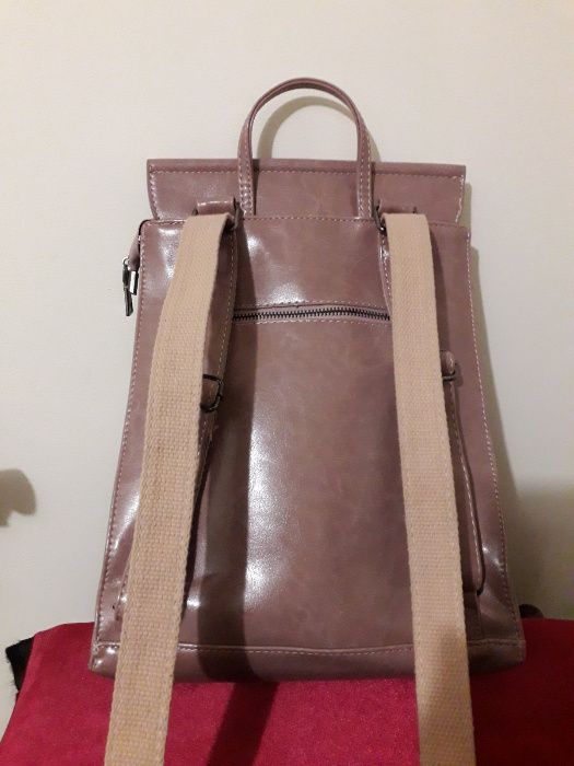 Продавам стилна дамска чанта цвят "пепел от рози"