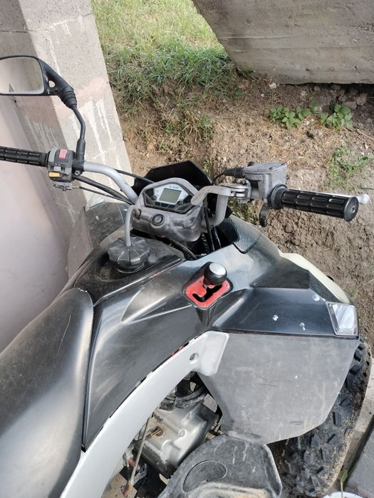 Vînd ATV Eton de 300cc
